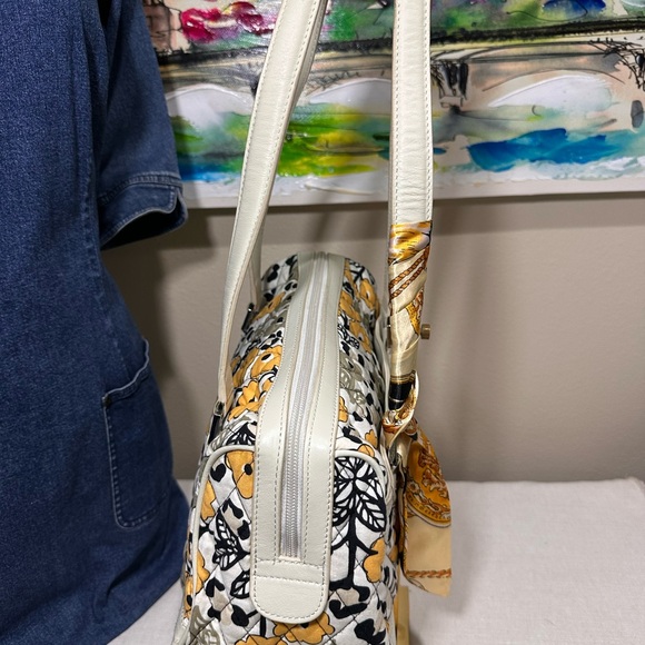 Vera Bradley Caroline Go Wild 2013 Retired Pattern with Leather Trim RARE - Picture 8 of 10